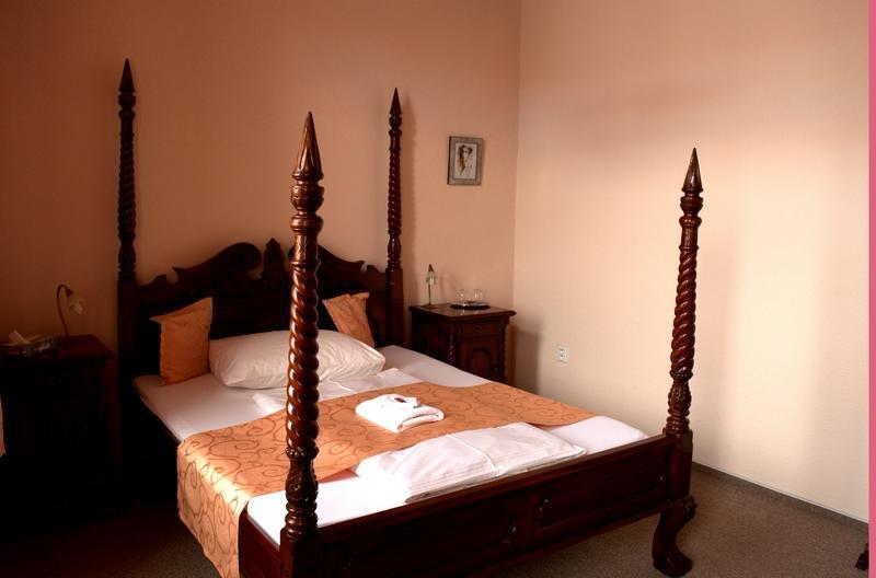 Hotel Na Kafkove Ostrava Kültér fotó